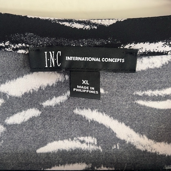 INC International Concepts Women’s Long Sleeved Knit Top NWT - Picture 2 of 7